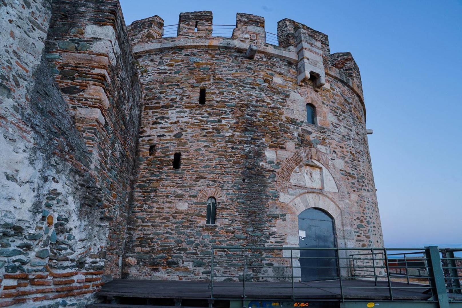 Beyond The Castle Appartement Thessaloniki Buitenkant foto