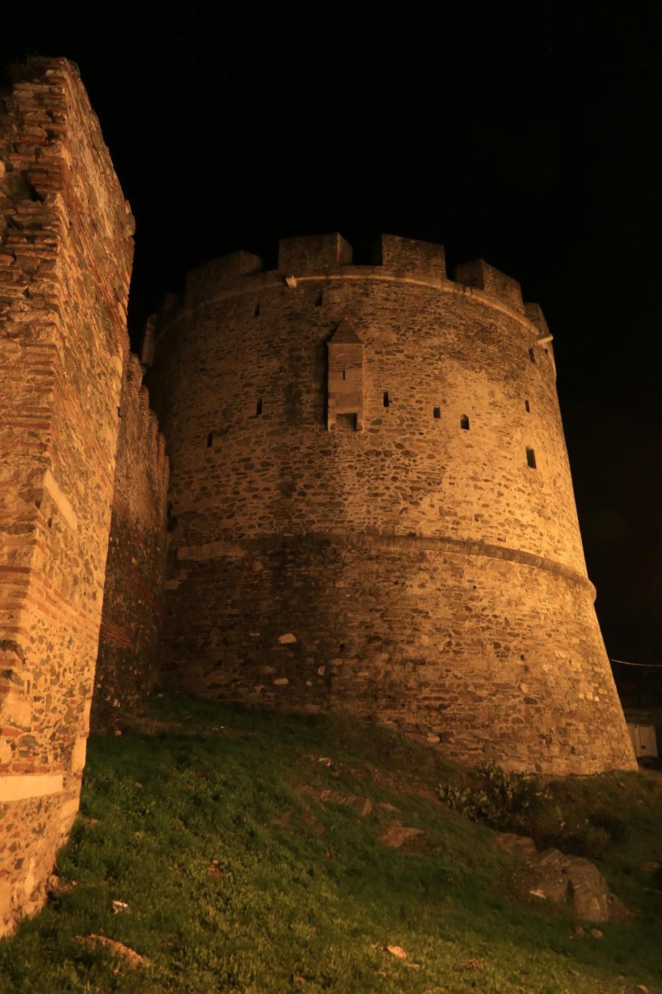 Beyond The Castle Appartement Thessaloniki Buitenkant foto