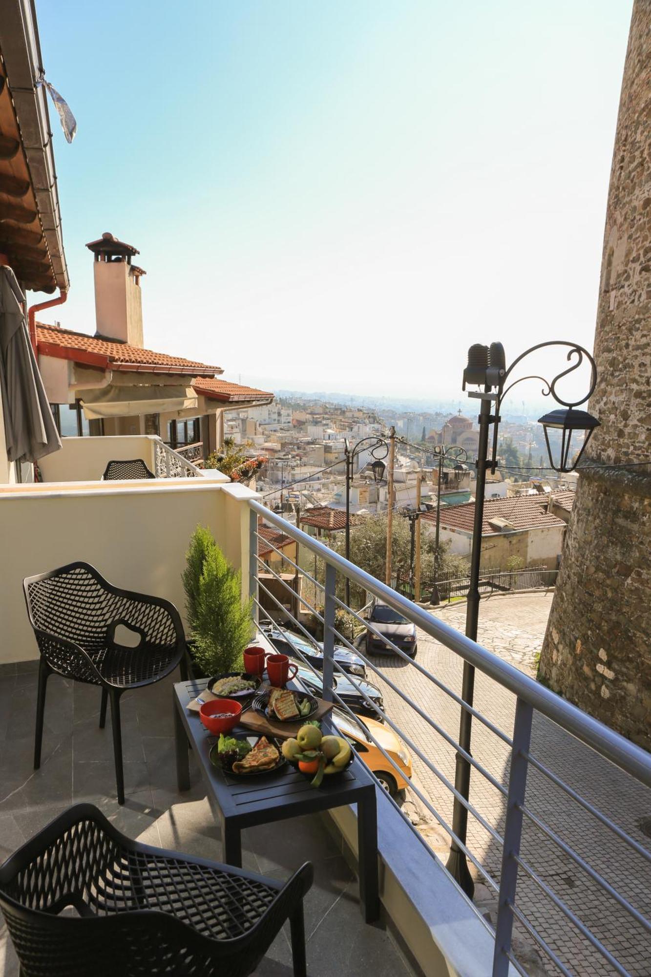 Beyond The Castle Appartement Thessaloniki Buitenkant foto